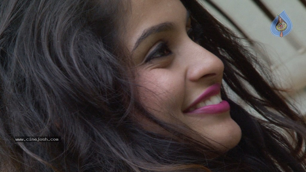 Sheena Shahabadi Latest Stills - 53 / 68 photos