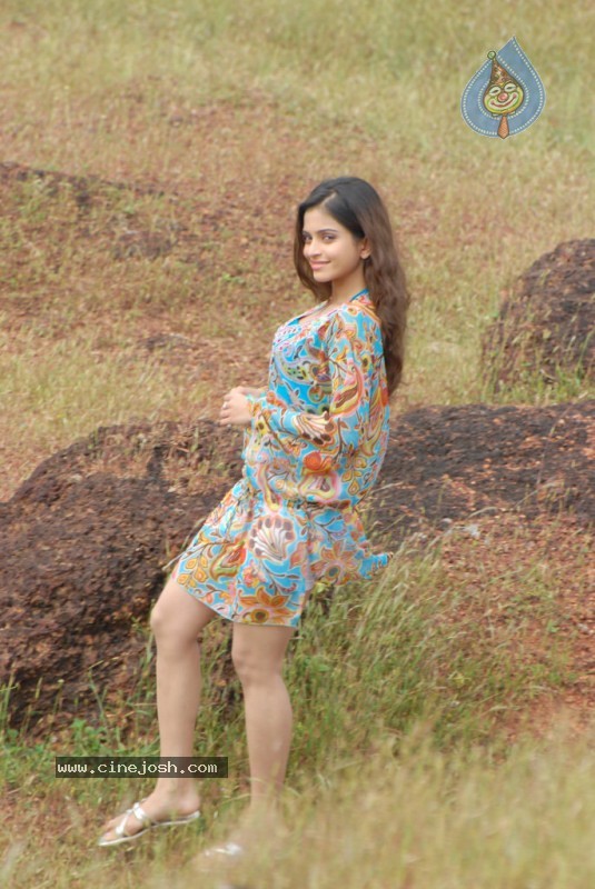 Sheena Shahabadi Stills  - 58 / 85 photos