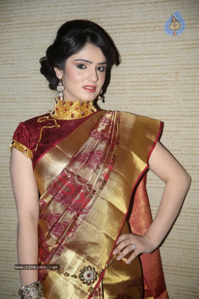 Shefali Sharma Latest Photos - 25 / 61 photos