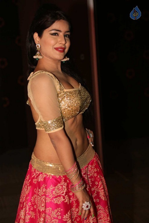 Shikha Malhotra Photos - 2 / 54 photos