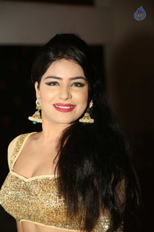 Shikha Malhotra Photos - 21 / 54 photos