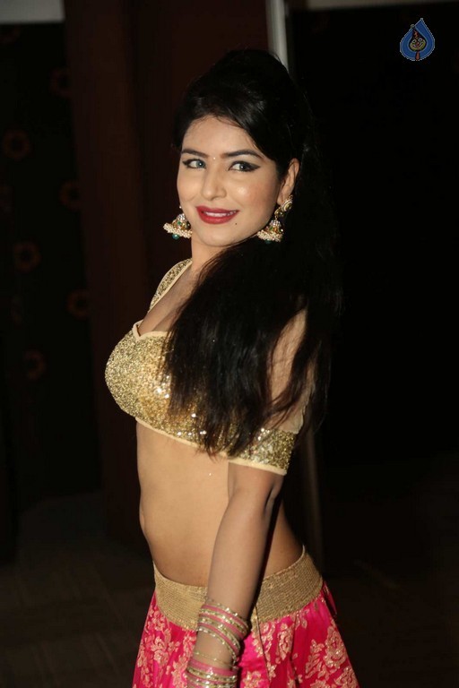 Shikha Malhotra Photos - 30 / 54 photos