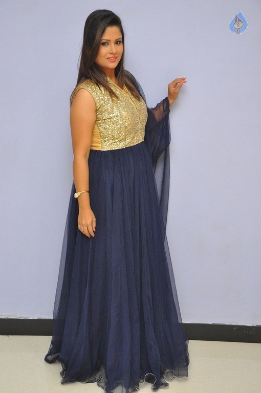 Shilpa Chakravarthy Latest Photos - 33 / 42 photos