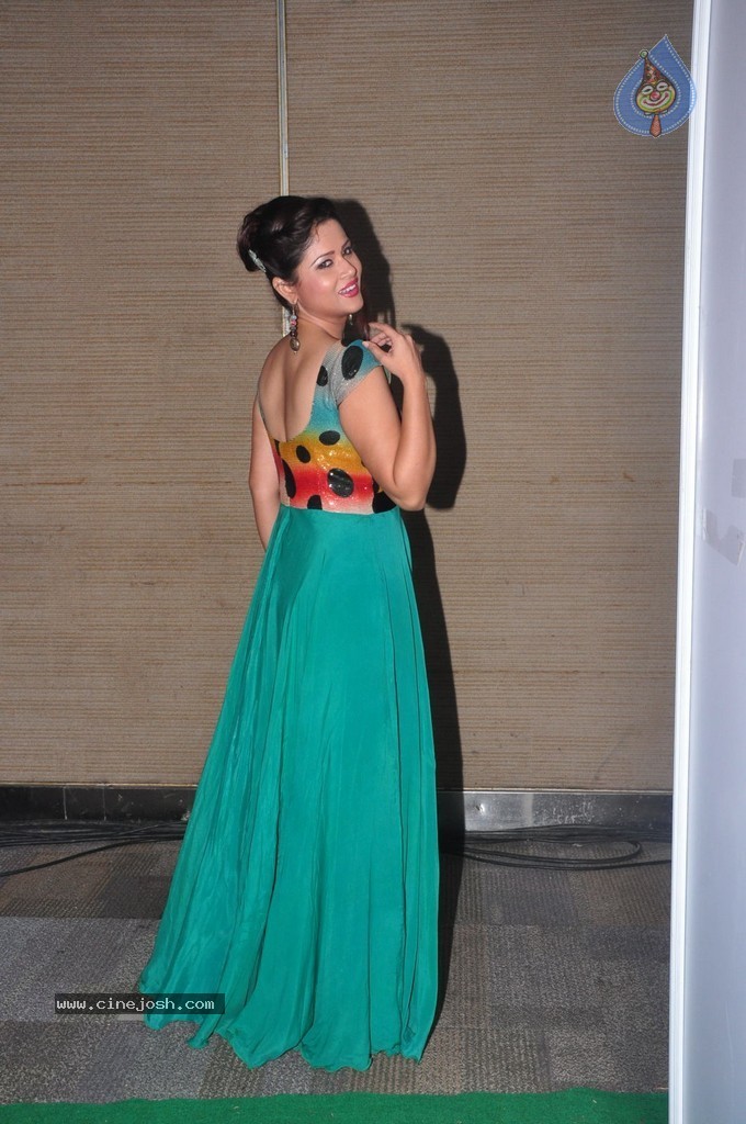 Shilpa Chakravarthy Latest Photos - 1 / 42 photos