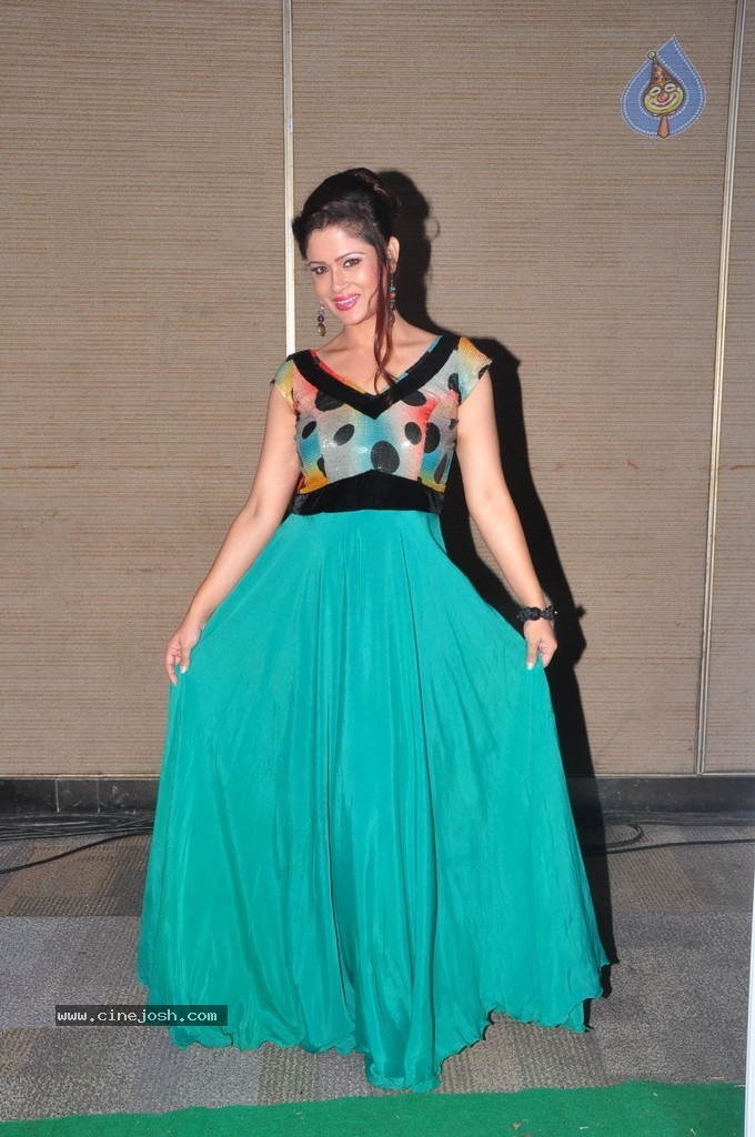 Shilpa Chakravarthy Latest Photos - 5 / 42 photos