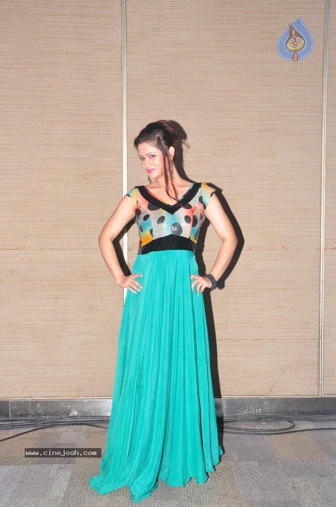 Shilpa Chakravarthy Latest Photos - 6 / 42 photos