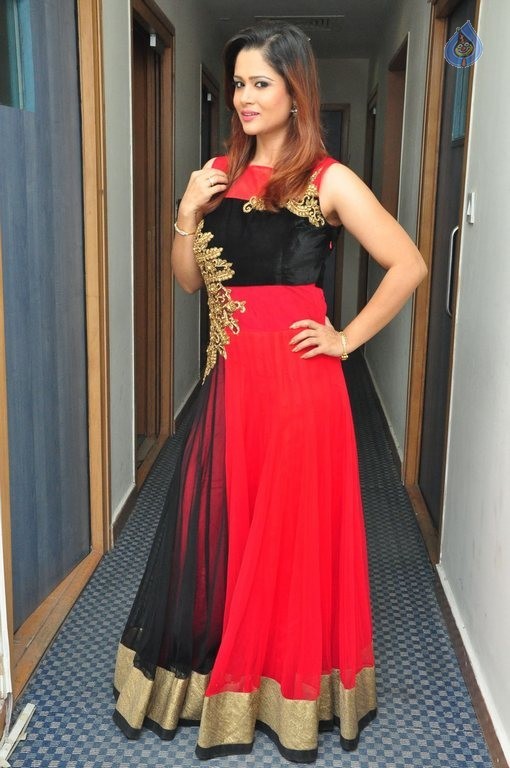 Shilpa Chakravarthy Latest Pics - 31 / 39 photos