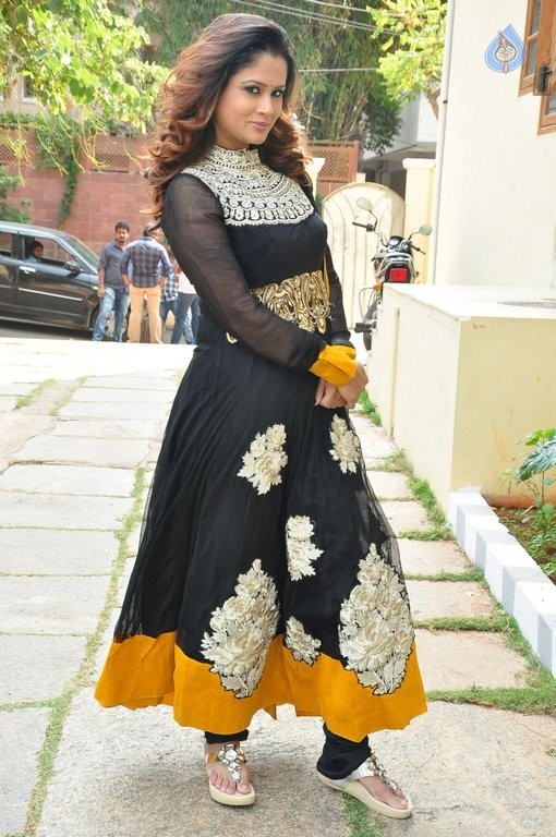 Shilpa Chakravarthy Photos - 16 / 35 photos