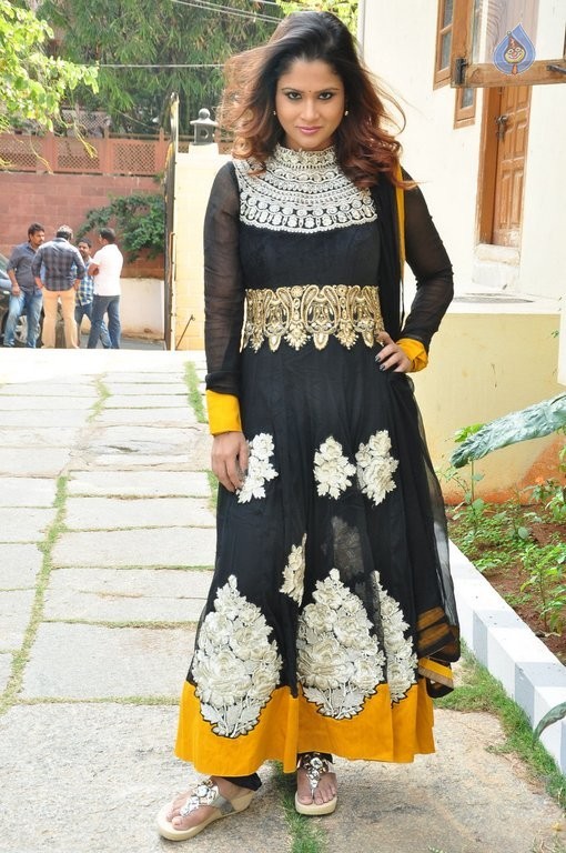 Shilpa Chakravarthy Photos - 17 / 35 photos