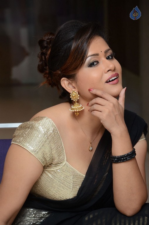 Shilpa Chakravarthy Pics - 56 / 61 photos