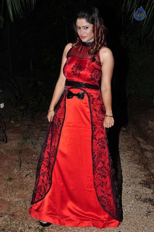 Shilpa Chakravarthy Pics - 42 / 48 photos