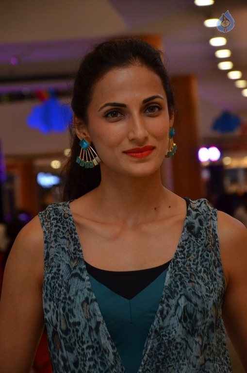 Shilpa Reddy Latest Photos - 23 / 30 photos