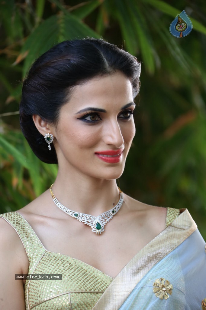 Shilpa Reddy Stills - 29 / 59 photos