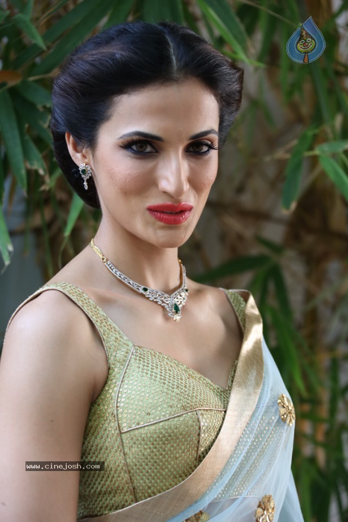 Shilpa Reddy Stills - 34 / 59 photos