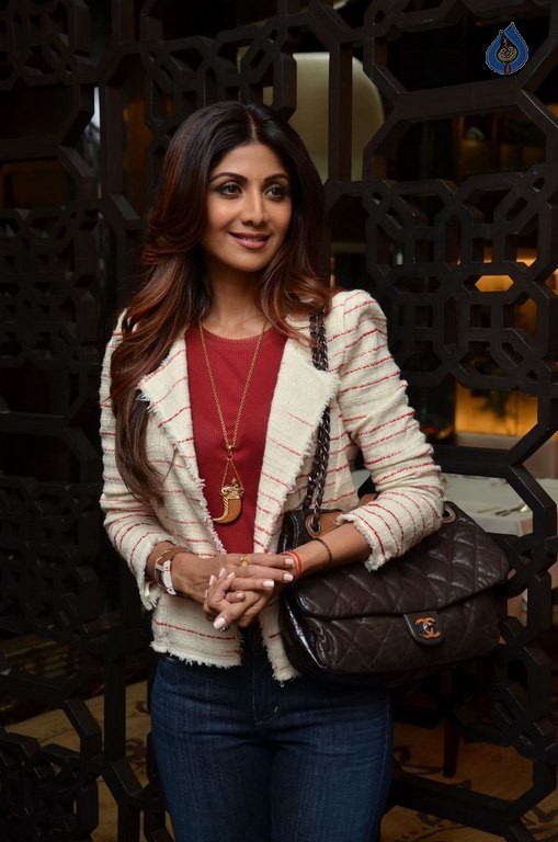 Shilpa Shetty New Photos - 32 / 36 photos