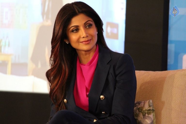Shilpa Shetty New Photos - 18 / 18 photos