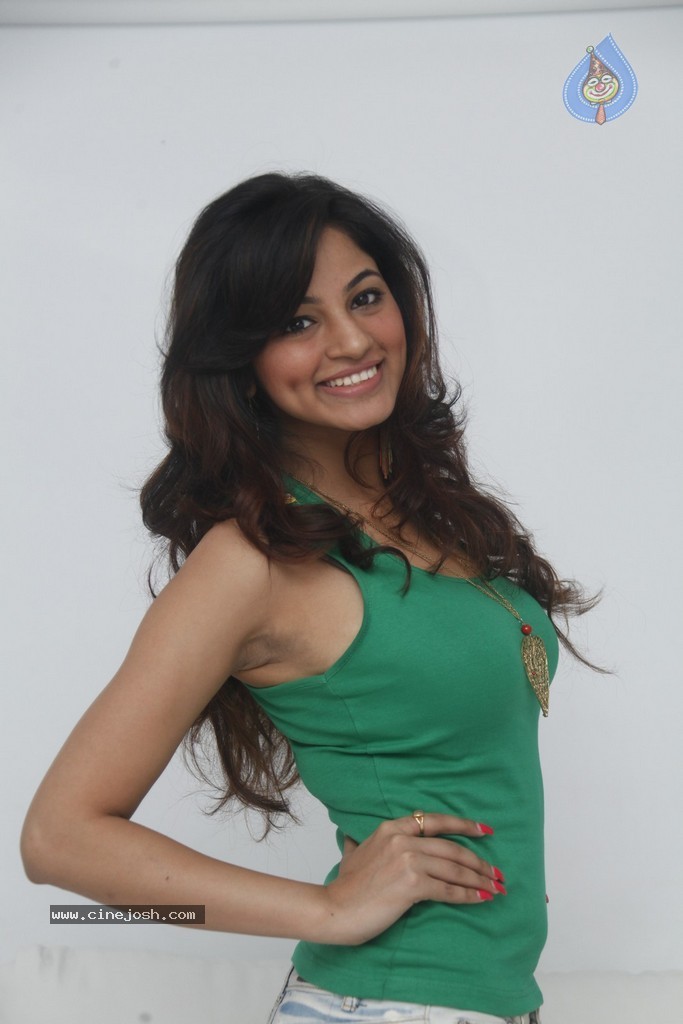 Shilpi Sharma Hot Gallery - 176 / 178 photos