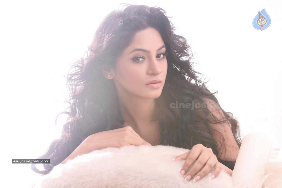 Shilpi Sharma New Portfolio - 7 / 45 photos