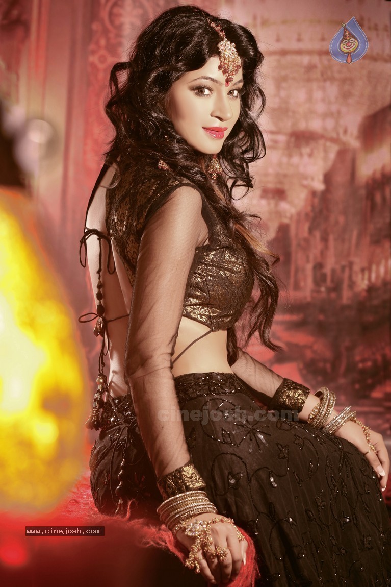 Shilpi Sharma New Portfolio - 41 / 45 photos