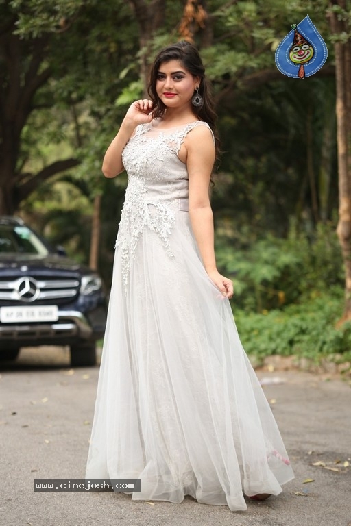 Shipra Gaur Latest Photos - 1 / 11 photos