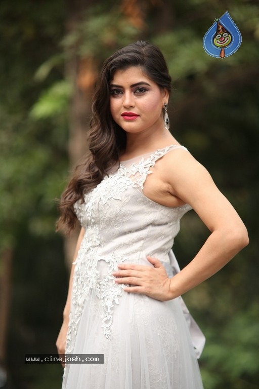 Shipra Gaur Latest Photos - 7 / 11 photos