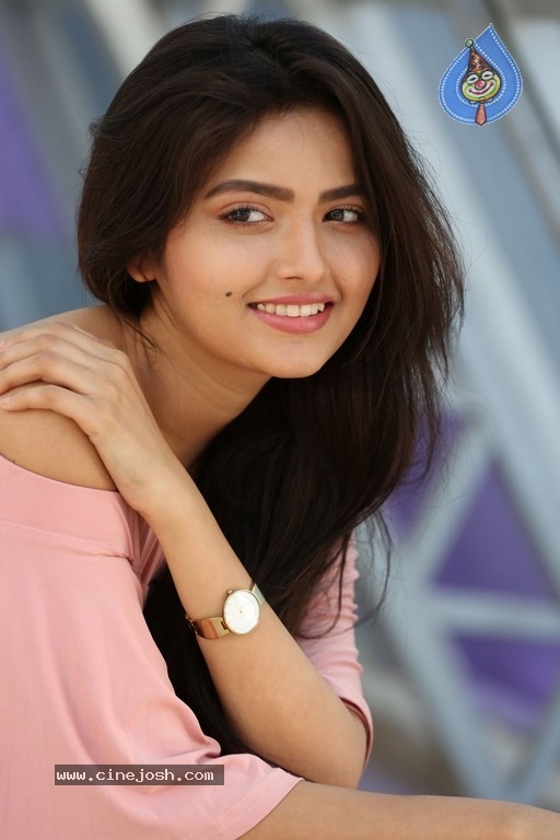 Shirin Kanchwala Photos - 30 / 53 photos