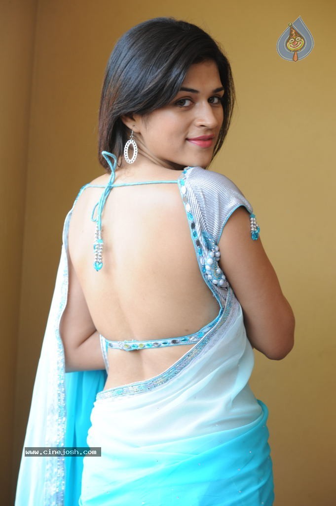 Shraddha Das Hot Photos - 20 / 42 photos