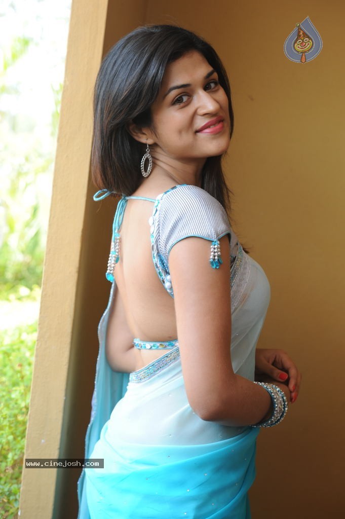 Shraddha Das Hot Photos - 39 / 42 photos