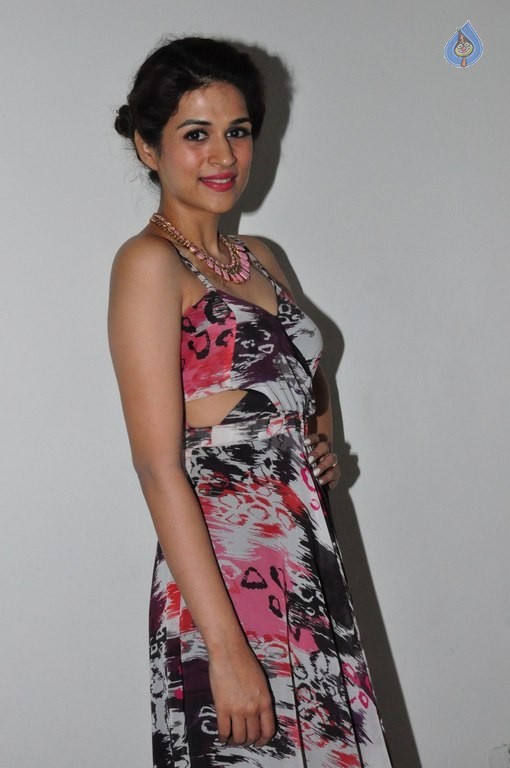 Shraddha Das New Pics - 9 / 38 photos