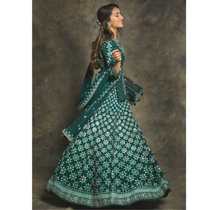 Shraddha Kapoor Stills - 13 / 14 photos