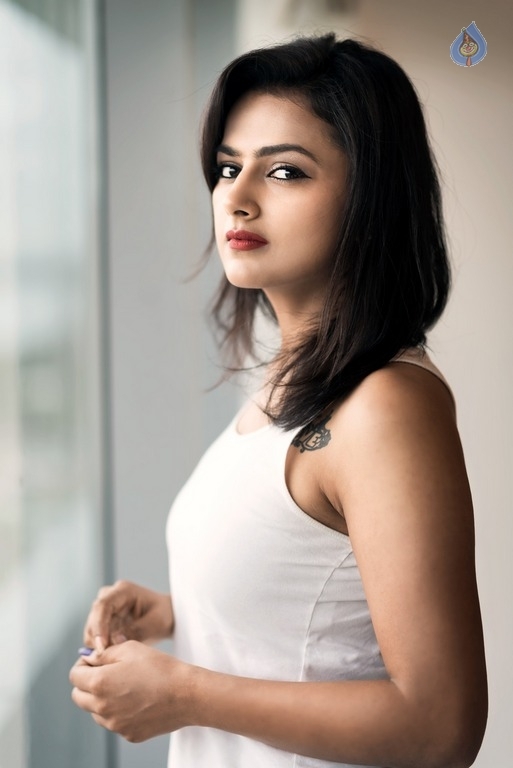 Shraddha Srinath Latest Photos - 10 / 35 photos