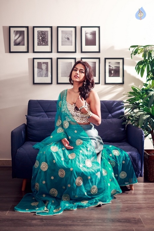 Shraddha Srinath Latest Photos - 15 / 35 photos