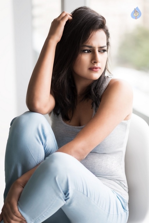 Shraddha Srinath Latest Photos - 25 / 35 photos