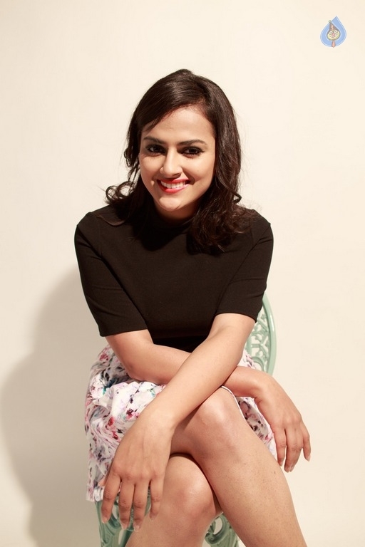 Shraddha Srinath Latest Photos - 30 / 35 photos