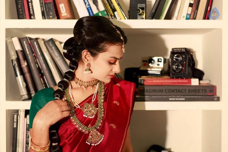 Shraddha Srinath Photos - 12 / 24 photos