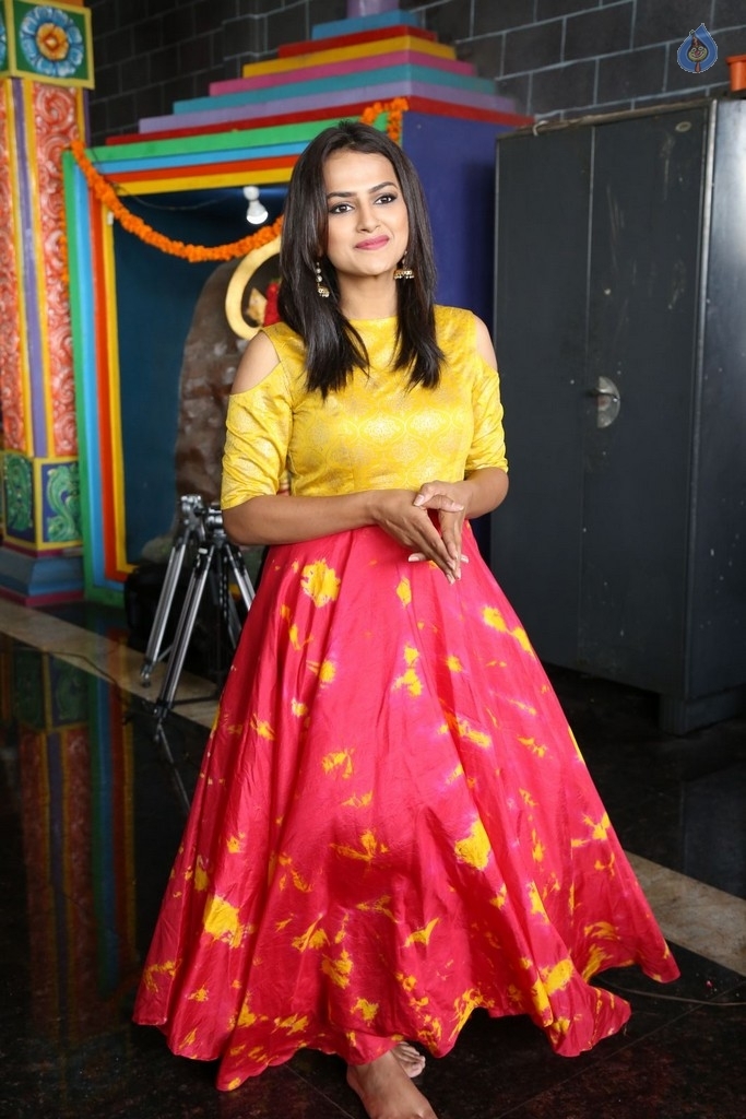 Shraddha Srinath Stills - 24 / 35 photos