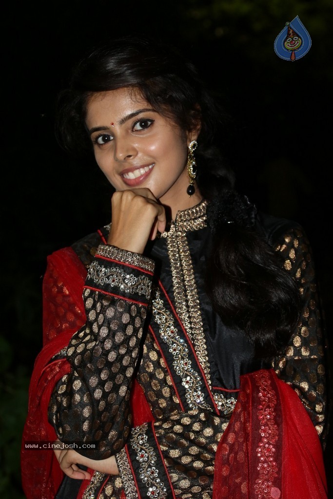 Shravya New Photos - 118 / 126 photos