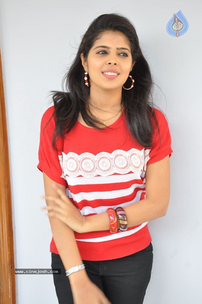 Shravya New Pics - 25 / 106 photos