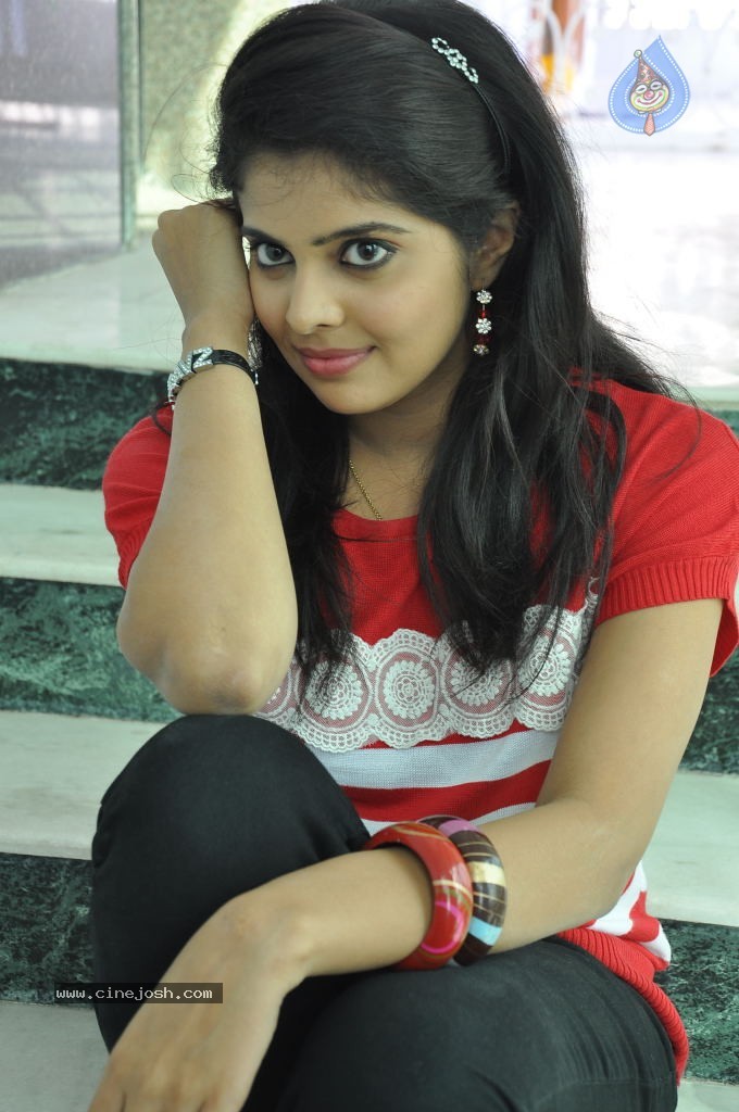 Shravya New Pics - 31 / 106 photos