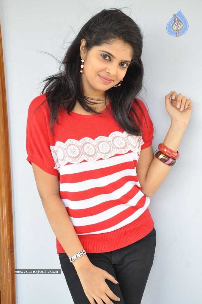 Shravya New Pics - 33 / 106 photos