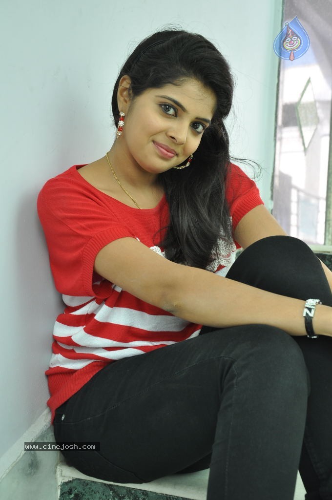 Shravya New Pics - 35 / 106 photos