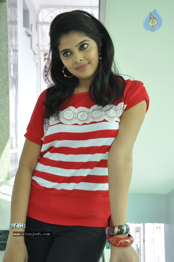 Shravya New Pics - 43 / 106 photos