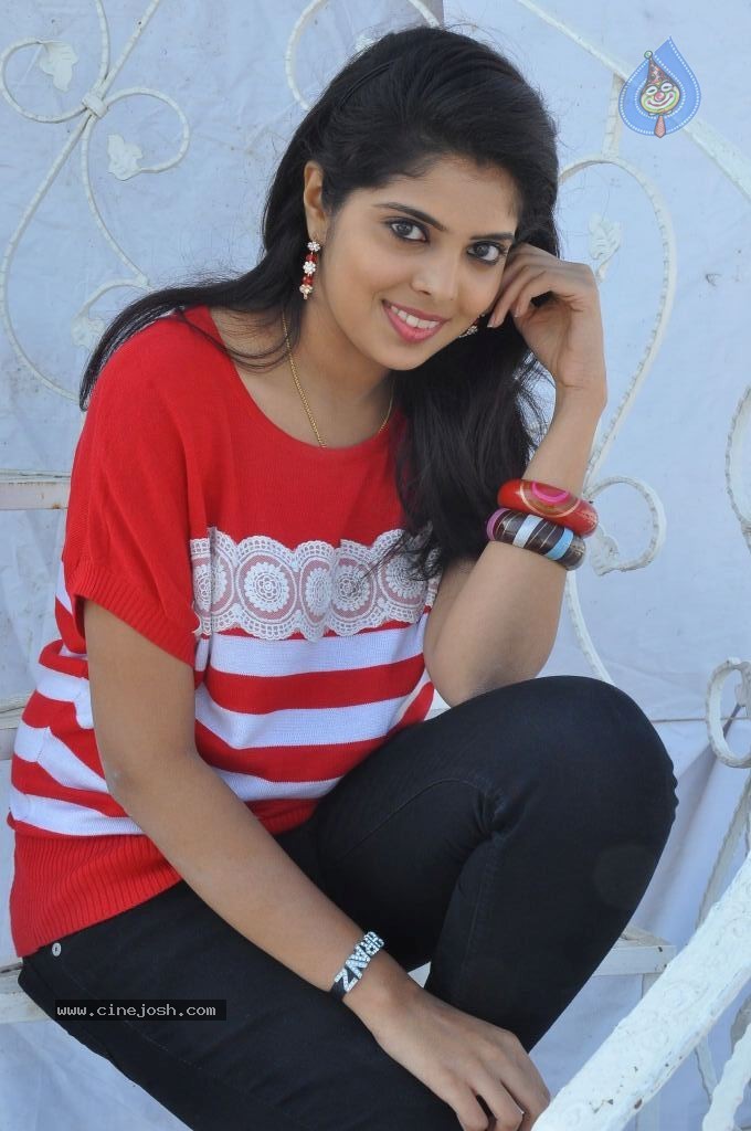 Shravya New Pics - 55 / 106 photos