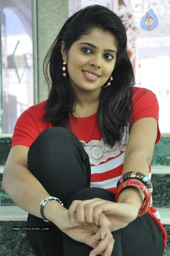 Shravya New Pics - 61 / 106 photos