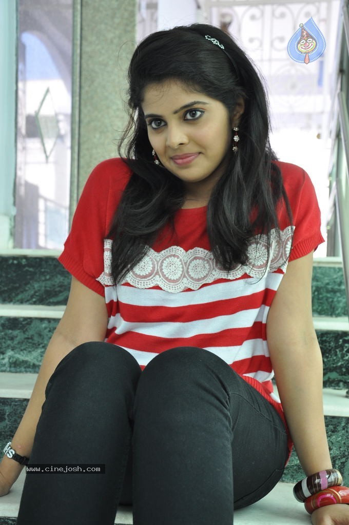 Shravya New Pics - 69 / 106 photos