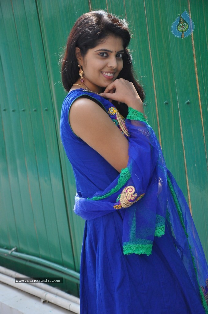 Shravya New Stills - 13 / 122 photos