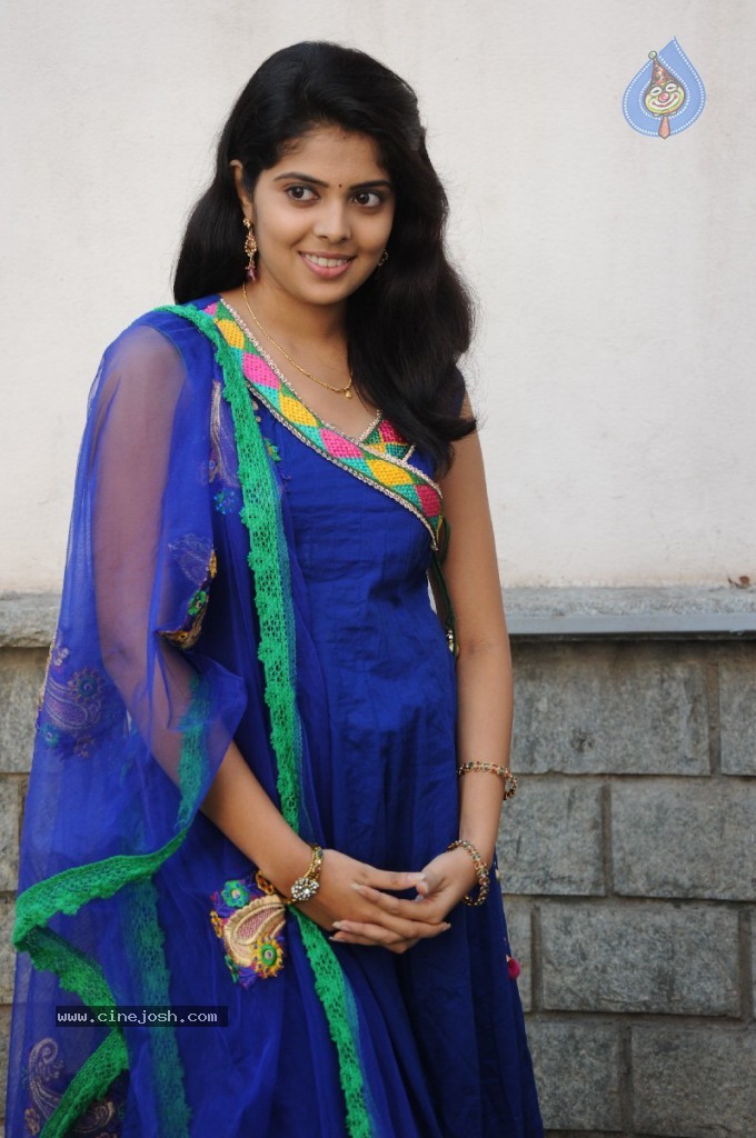 Shravya New Stills - 34 / 122 photos