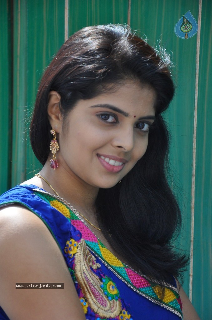 Shravya New Stills - 36 / 122 photos