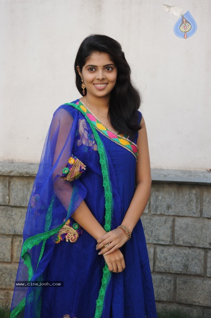 Shravya New Stills - 56 / 122 photos