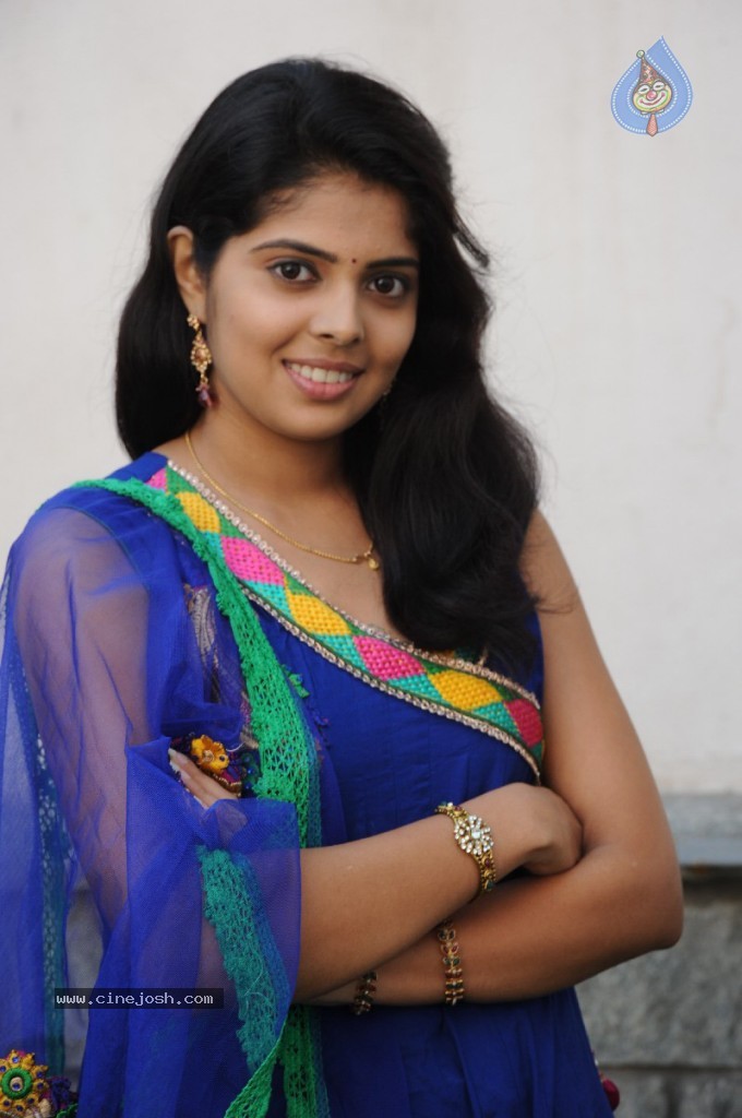 Shravya New Stills - 60 / 122 photos